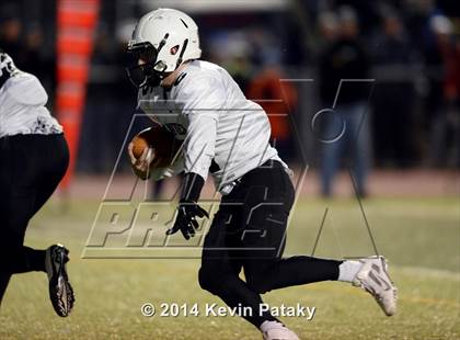 Thumbnail 3 in Xavier vs. Shelton (CIAC Class LL-Small Final) photogallery.