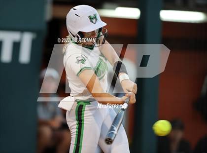 Thumbnail 2 in Iowa Park @ Liberty (UIL 4A Softball Semifinal) photogallery.