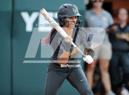 Thumbnail 2 in Iowa Park @ Liberty (UIL 4A Softball Semifinal) photogallery.