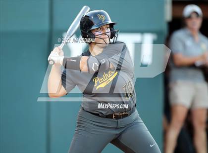 Thumbnail 2 in Iowa Park @ Liberty (UIL 4A Softball Semifinal) photogallery.