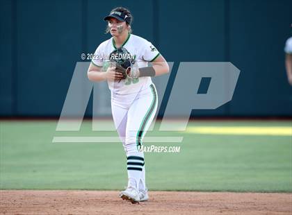 Thumbnail 3 in Iowa Park @ Liberty (UIL 4A Softball Semifinal) photogallery.