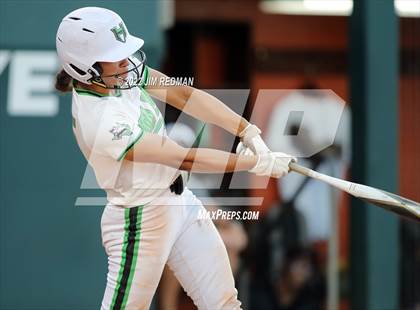 Thumbnail 2 in Iowa Park @ Liberty (UIL 4A Softball Semifinal) photogallery.
