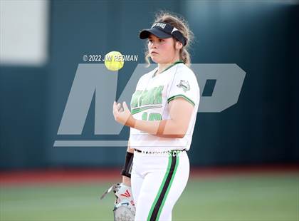 Thumbnail 2 in Iowa Park @ Liberty (UIL 4A Softball Semifinal) photogallery.