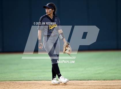 Thumbnail 2 in Iowa Park @ Liberty (UIL 4A Softball Semifinal) photogallery.