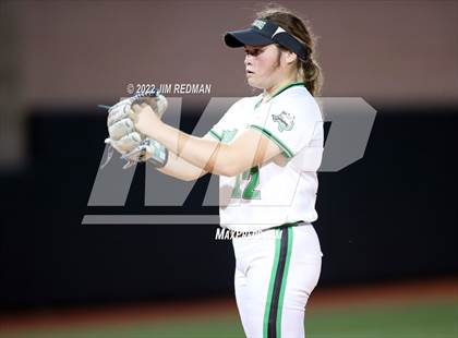 Thumbnail 2 in Iowa Park @ Liberty (UIL 4A Softball Semifinal) photogallery.
