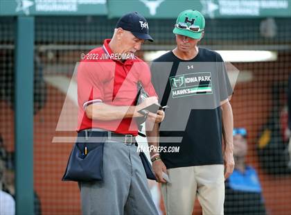 Thumbnail 2 in Iowa Park @ Liberty (UIL 4A Softball Semifinal) photogallery.