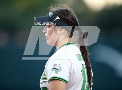 Thumbnail 2 in Iowa Park @ Liberty (UIL 4A Softball Semifinal) photogallery.