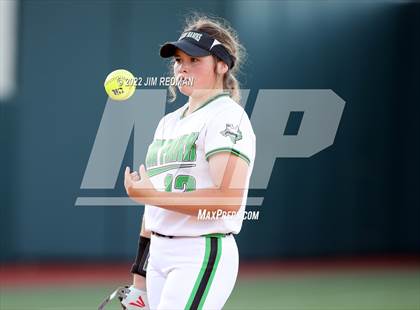 Thumbnail 1 in Iowa Park @ Liberty (UIL 4A Softball Semifinal) photogallery.