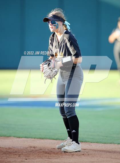 Thumbnail 3 in Iowa Park @ Liberty (UIL 4A Softball Semifinal) photogallery.