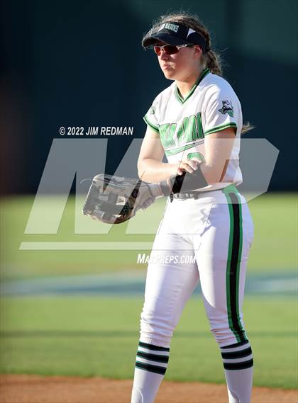 Thumbnail 1 in Iowa Park @ Liberty (UIL 4A Softball Semifinal) photogallery.