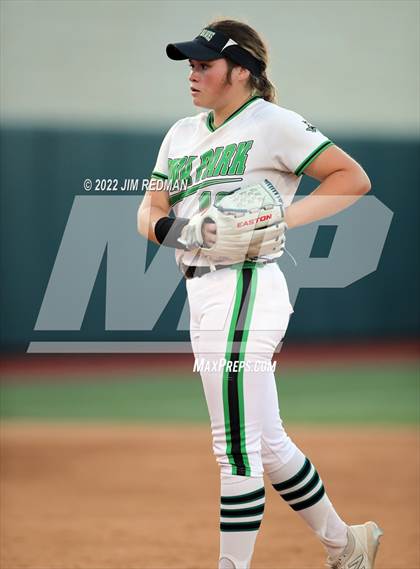 Thumbnail 2 in Iowa Park @ Liberty (UIL 4A Softball Semifinal) photogallery.