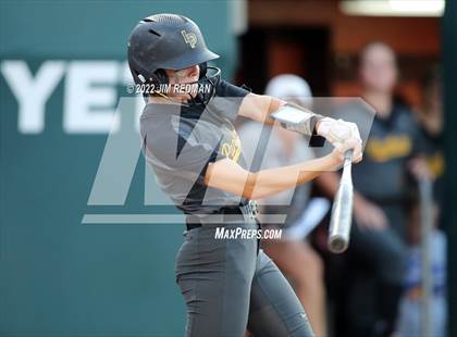Thumbnail 2 in Iowa Park @ Liberty (UIL 4A Softball Semifinal) photogallery.