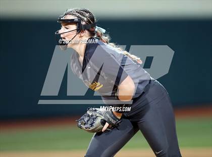 Thumbnail 3 in Iowa Park @ Liberty (UIL 4A Softball Semifinal) photogallery.