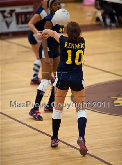 Thumbnail 2 in East Lyme vs. Kennedy (CIAC Class L Second Round) photogallery.