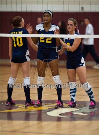 Thumbnail 1 in East Lyme vs. Kennedy (CIAC Class L Second Round) photogallery.