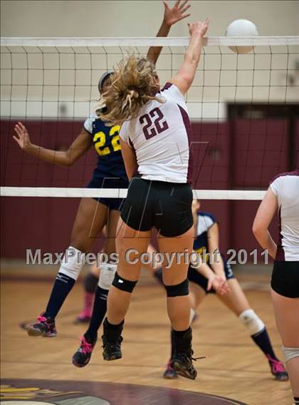 Thumbnail 2 in East Lyme vs. Kennedy (CIAC Class L Second Round) photogallery.