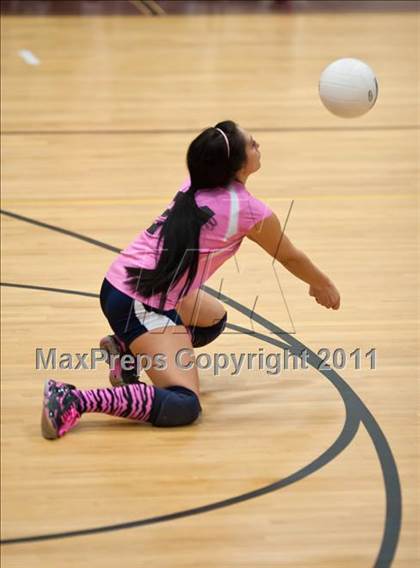 Thumbnail 2 in East Lyme vs. Kennedy (CIAC Class L Second Round) photogallery.