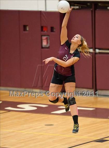 Thumbnail 3 in East Lyme vs. Kennedy (CIAC Class L Second Round) photogallery.