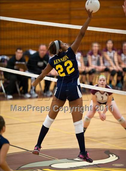 Thumbnail 1 in East Lyme vs. Kennedy (CIAC Class L Second Round) photogallery.