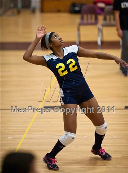 Thumbnail 1 in East Lyme vs. Kennedy (CIAC Class L Second Round) photogallery.