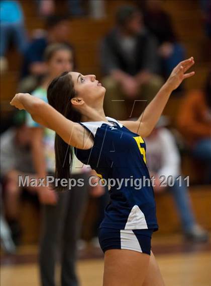 Thumbnail 2 in East Lyme vs. Kennedy (CIAC Class L Second Round) photogallery.