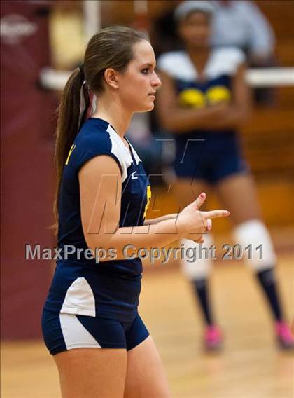 Thumbnail 1 in East Lyme vs. Kennedy (CIAC Class L Second Round) photogallery.
