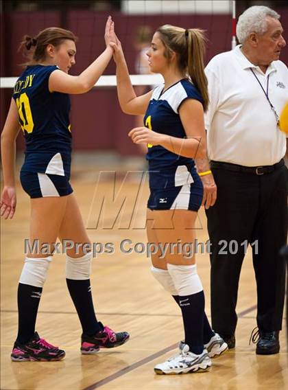 Thumbnail 2 in East Lyme vs. Kennedy (CIAC Class L Second Round) photogallery.