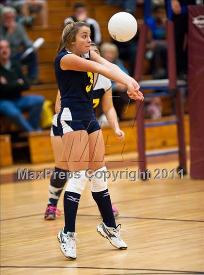 Thumbnail 1 in East Lyme vs. Kennedy (CIAC Class L Second Round) photogallery.