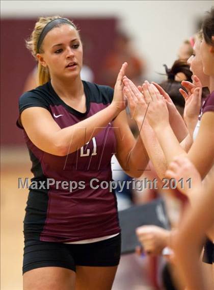 Thumbnail 1 in East Lyme vs. Kennedy (CIAC Class L Second Round) photogallery.