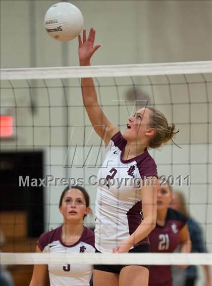 Thumbnail 3 in East Lyme vs. Kennedy (CIAC Class L Second Round) photogallery.