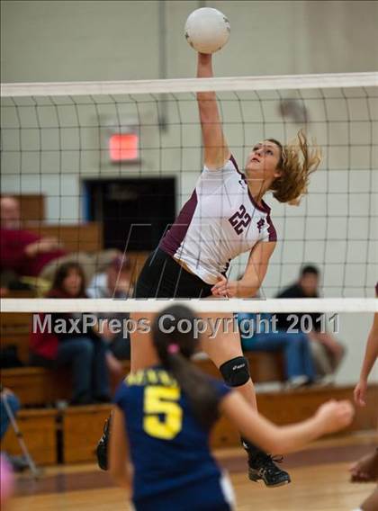 Thumbnail 1 in East Lyme vs. Kennedy (CIAC Class L Second Round) photogallery.