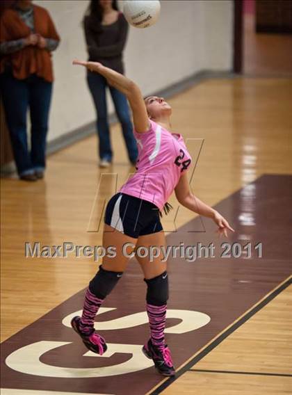 Thumbnail 1 in East Lyme vs. Kennedy (CIAC Class L Second Round) photogallery.