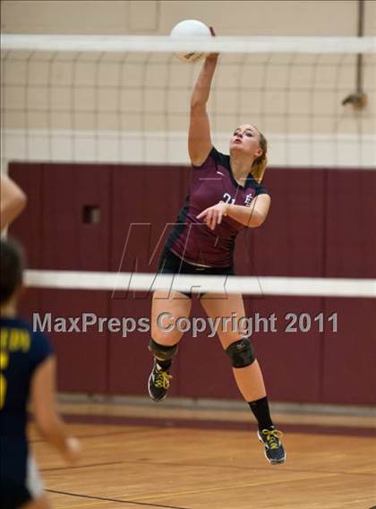 Thumbnail 1 in East Lyme vs. Kennedy (CIAC Class L Second Round) photogallery.
