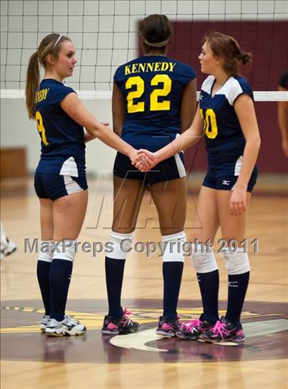 Thumbnail 2 in East Lyme vs. Kennedy (CIAC Class L Second Round) photogallery.