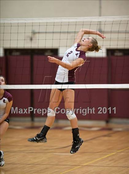 Thumbnail 3 in East Lyme vs. Kennedy (CIAC Class L Second Round) photogallery.