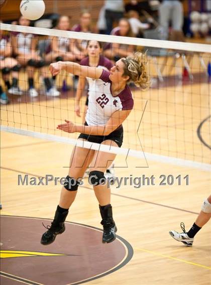 Thumbnail 3 in East Lyme vs. Kennedy (CIAC Class L Second Round) photogallery.