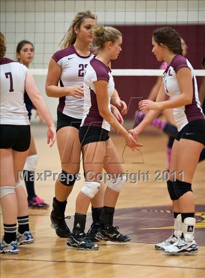 Thumbnail 3 in East Lyme vs. Kennedy (CIAC Class L Second Round) photogallery.