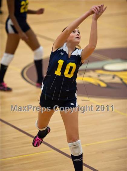 Thumbnail 3 in East Lyme vs. Kennedy (CIAC Class L Second Round) photogallery.