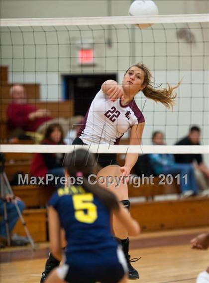 Thumbnail 2 in East Lyme vs. Kennedy (CIAC Class L Second Round) photogallery.