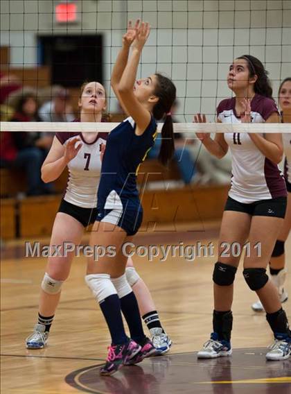 Thumbnail 2 in East Lyme vs. Kennedy (CIAC Class L Second Round) photogallery.