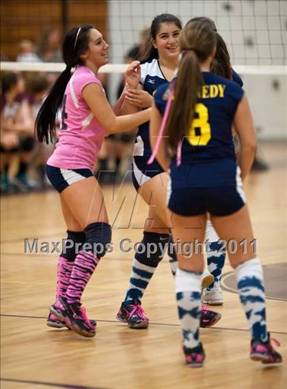 Thumbnail 2 in East Lyme vs. Kennedy (CIAC Class L Second Round) photogallery.