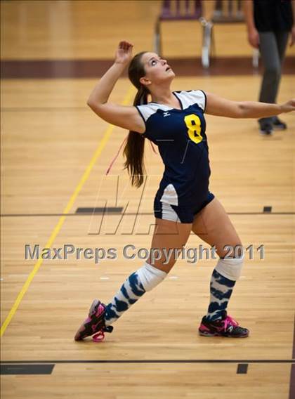 Thumbnail 3 in East Lyme vs. Kennedy (CIAC Class L Second Round) photogallery.