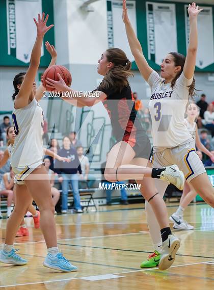 Thumbnail 2 in Marlboro Central vs. Ardsley (NYSPHSAA Class A Regional Semifinal) photogallery.