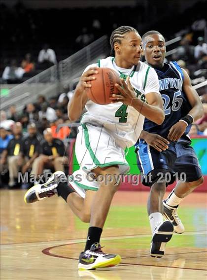 Thumbnail 2 in Compton vs. Lincoln (CIF SoCal D2 Final) photogallery.