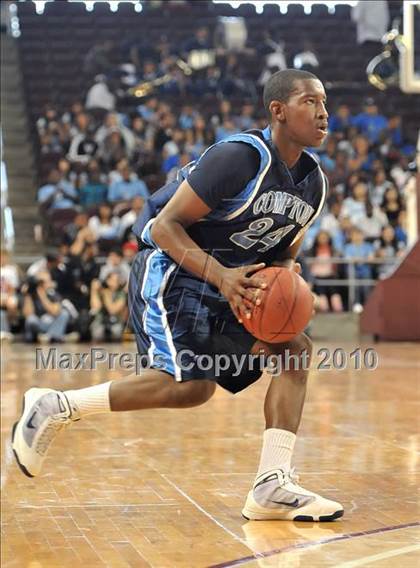 Thumbnail 2 in Compton vs. Lincoln (CIF SoCal D2 Final) photogallery.