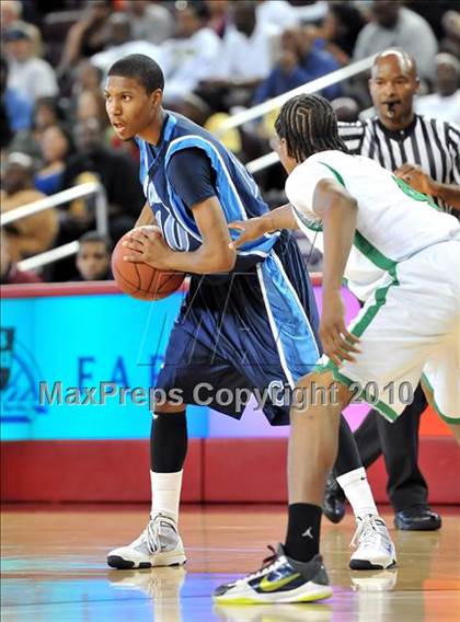 Thumbnail 1 in Compton vs. Lincoln (CIF SoCal D2 Final) photogallery.