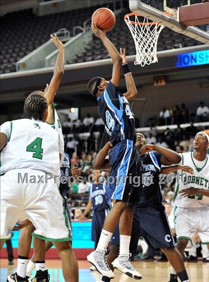 Thumbnail 3 in Compton vs. Lincoln (CIF SoCal D2 Final) photogallery.