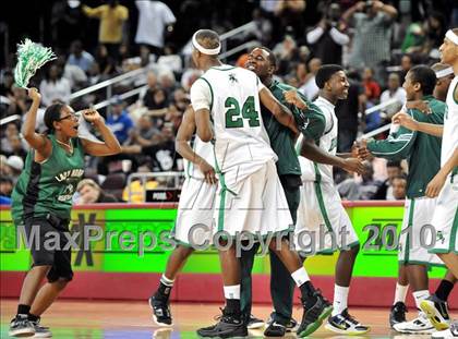 Thumbnail 2 in Compton vs. Lincoln (CIF SoCal D2 Final) photogallery.