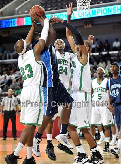 Thumbnail 1 in Compton vs. Lincoln (CIF SoCal D2 Final) photogallery.