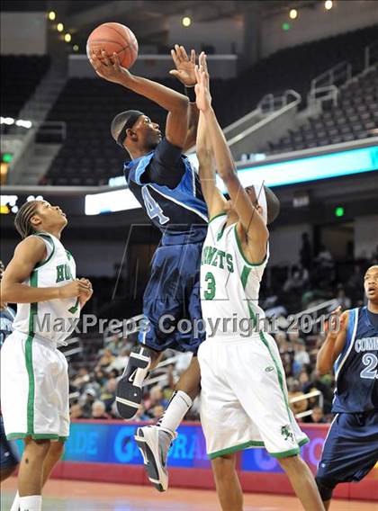 Thumbnail 2 in Compton vs. Lincoln (CIF SoCal D2 Final) photogallery.